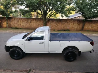 2015 Mitsubishi Long Base bakkie R75000 !!!