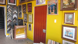 Custom Picture Framer