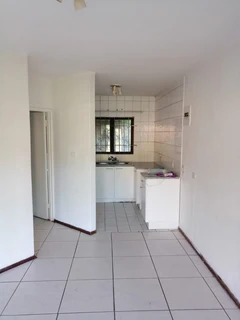 1 Bed in secure and safe complex in Bellair