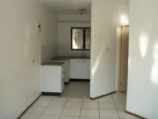 SALE!!! LARGE 1 BED SIMPLEX IN BELLAIR