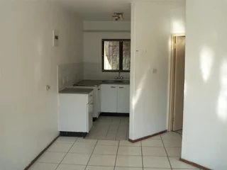 SALE!!! LARGE 1 BED SIMPLEX IN BELLAIR