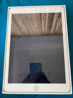 Ipad 5th gen 3g and wifi 32gb-BARGAIN!!!