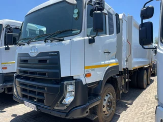 2019 UD Quester CWE330 Compactor