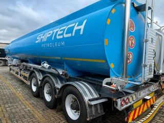 2016 Henred Fruehauf Fuel tanker