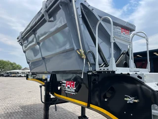 NEW PR Trailers 18m3 link side tipper