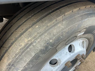 Reduced!! 2021 UD Quon GW26.460