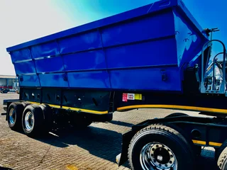 NEW PR Trailers 40M3 link side tippers