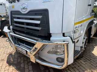 Reduced!! 2020 UD GW26.460 Quon