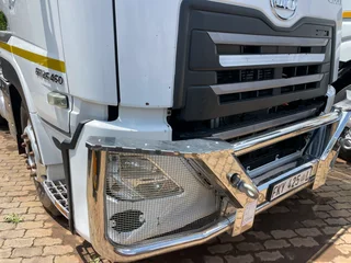 Reduced!! 2020 UD GW26.460 Quon