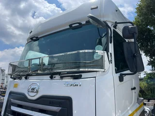 Reduced!! 2020 UD GW26.460 Quon