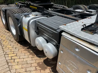 Reduced!! 2020 UD GW26.460 Quon