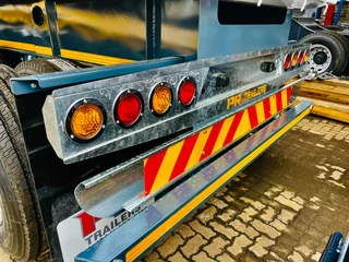 NEW PR Trailer tri axle flat deck