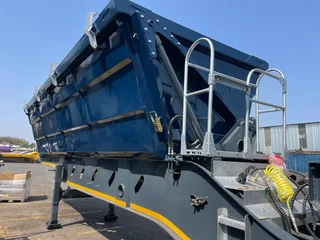 NEW PR Trailers link side tippers
