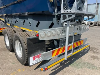 NEW PR Trailers link side tippers