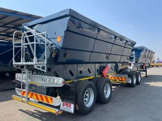 NEW PR Trailers link side tippers