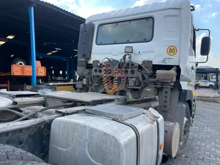 2015 UD Quon GW26.450