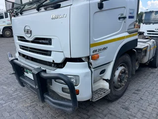 2015 UD Quon GW26.450