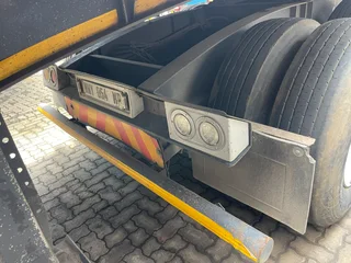 2012 SA Truck bodies super link tautliner