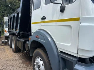 2013 Powerstar 2642 10m3 tipper