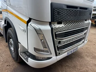 2022 Volvo FH440