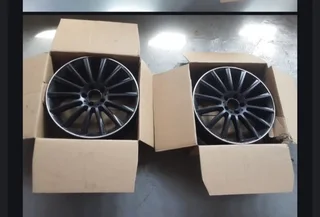 2016 Mercedes-Benz AMG mags x2