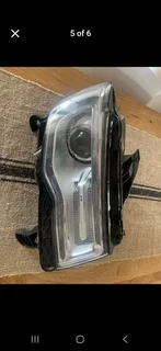 Jeep Cherokee RF Headlight