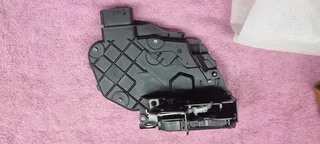 Door lock Autuator rear left for LR2,lr3,lr4and range sport lr011303