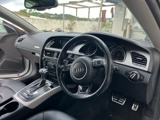 2013 Audi A5 2.0T Quattro S-Tronic 179500km