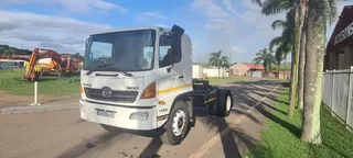 2015 HINO 500 1726 4x2 TRUCK TRACTOR