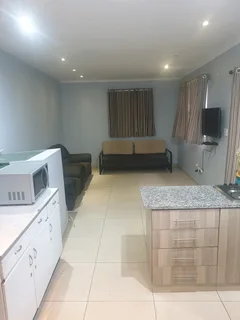 2 Bedroom 1.5 Bathroom furnished incl elec& water