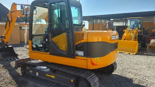 Revaro T-Rex  670 high performance 7 ton  mini excavator