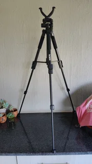 Varotec Tripod 54-150 Ideal deadrest tripod for secure long shots