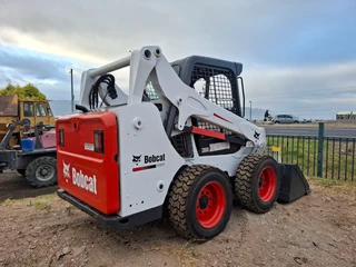 2014 Bobcat S590 Skidsteer
