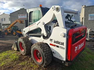 2017 Bobcat S650HF Skidsteer (Enclosed Cab)