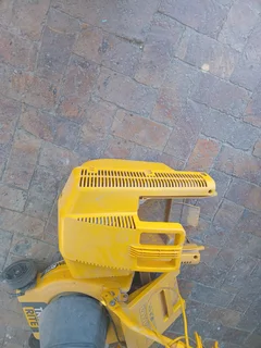 ELECTRIC LAWN MOWER TRIM RITE