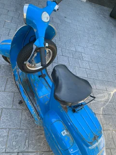 VINTAGE VESPA SCOOTER