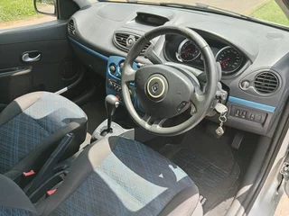 2009 Renault clio 3 automatic
