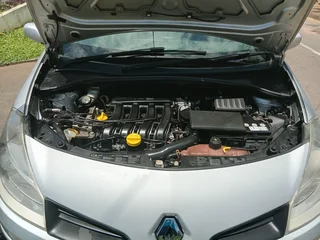 2009 Renault clio 3 automatic