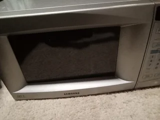 Microwave - Ad posted by Tanya Cairncross