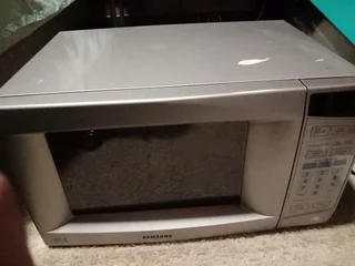 Microwave - Ad posted by Tanya Cairncross