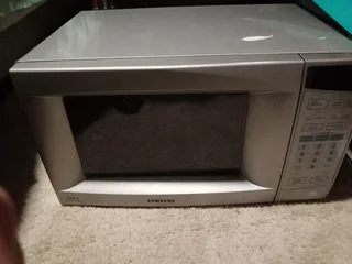 Microwave - Ad posted by Tanya Cairncross