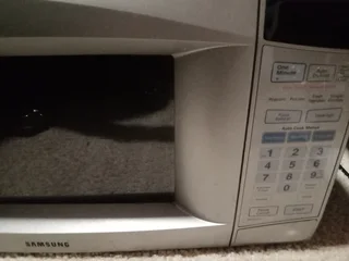 Microwave - Ad posted by Tanya Cairncross