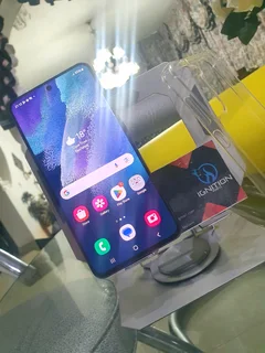 Samsung  S21 fe - Dual Sim - Like New!
