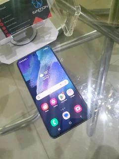Samsung  S21 fe - Dual Sim - Like New!