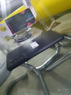 Samsung  S21 fe - Dual Sim - Like New!