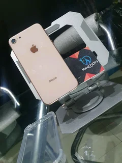 IPhone 8 - Rose Gold - Like Brand New