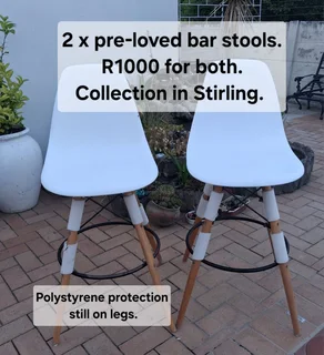 Pre-loved bar stools with back rest. Well looked after. R1000 for both.