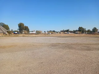 2.8ha Agricultural Plot with Warehouse, Income &amp; Utilities – R4.8 Million – Petit, Benoni