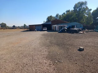 2.8ha Agricultural Plot with Warehouse, Income &amp; Utilities – R4.8 Million – Petit, Benoni