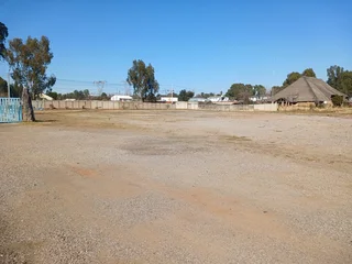 2.8ha Agricultural Plot with Warehouse, Income &amp; Utilities – R4.8 Million – Petit, Benoni